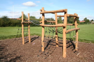 Jeux en bois de robinier