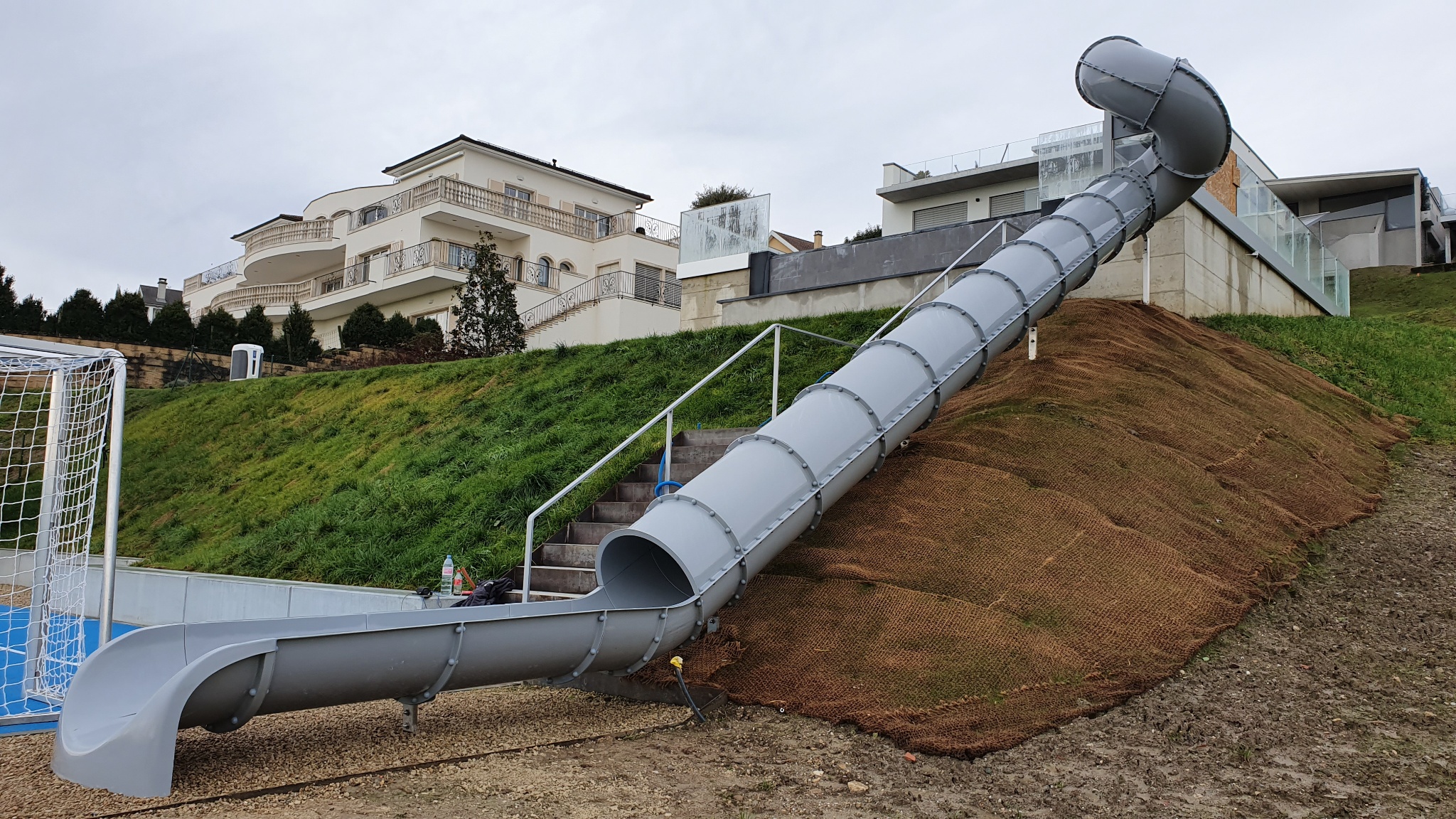 Toboggan de talus conçus sur mesure Lactell Sàrl
