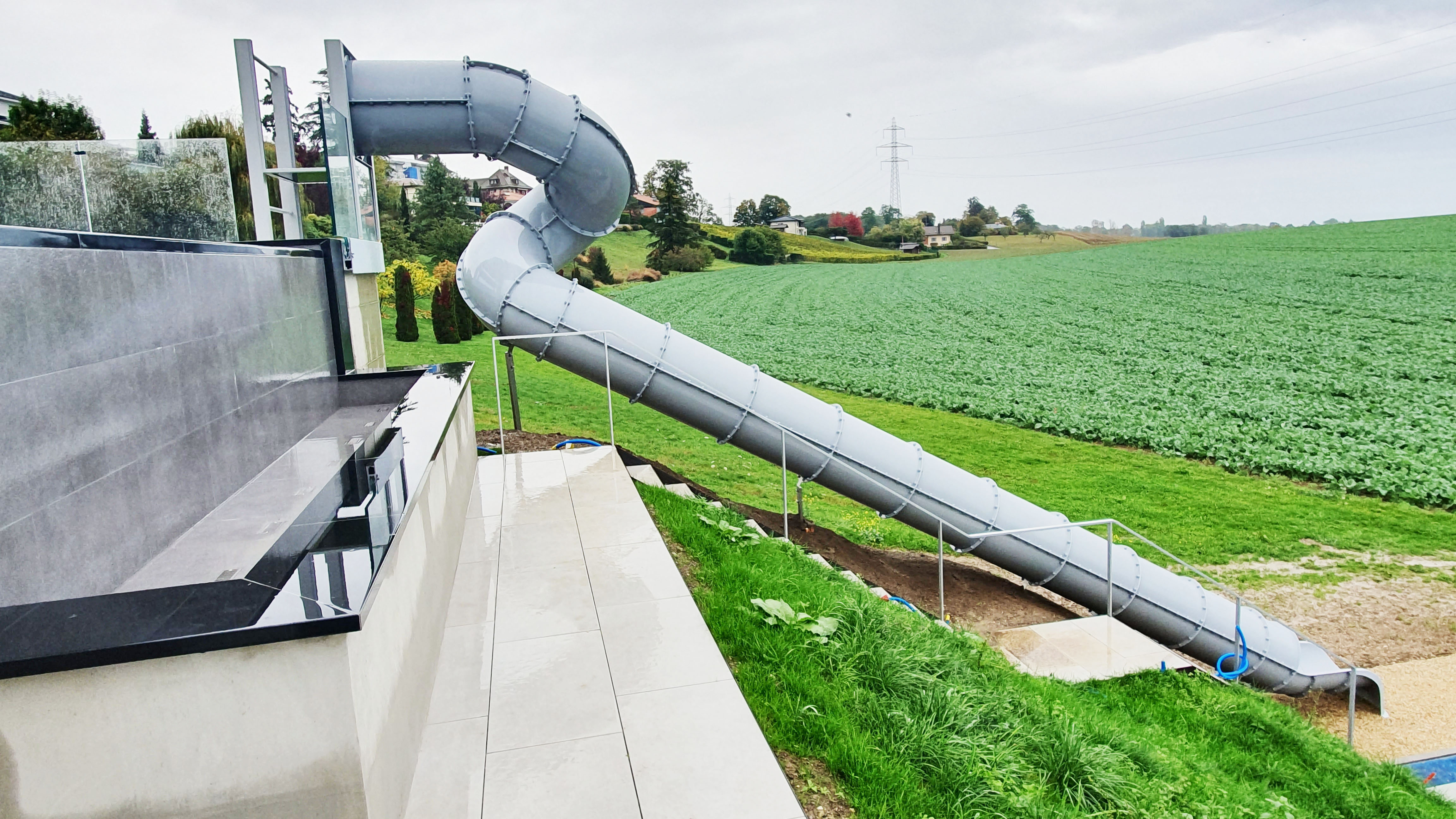 Toboggan de talus conçus sur mesure Lactell SA