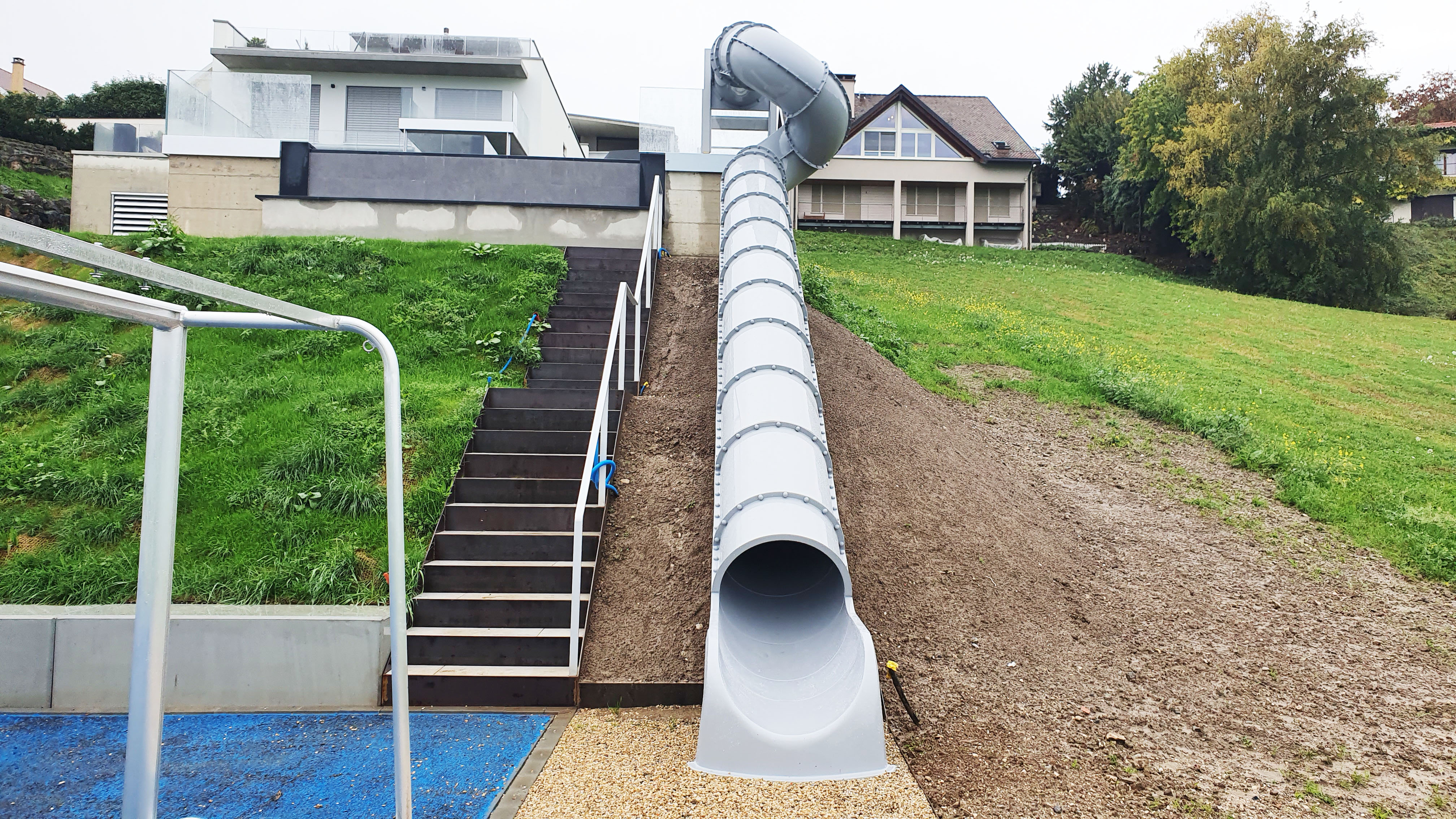 Toboggan de talus conçus sur mesure Lactell SA