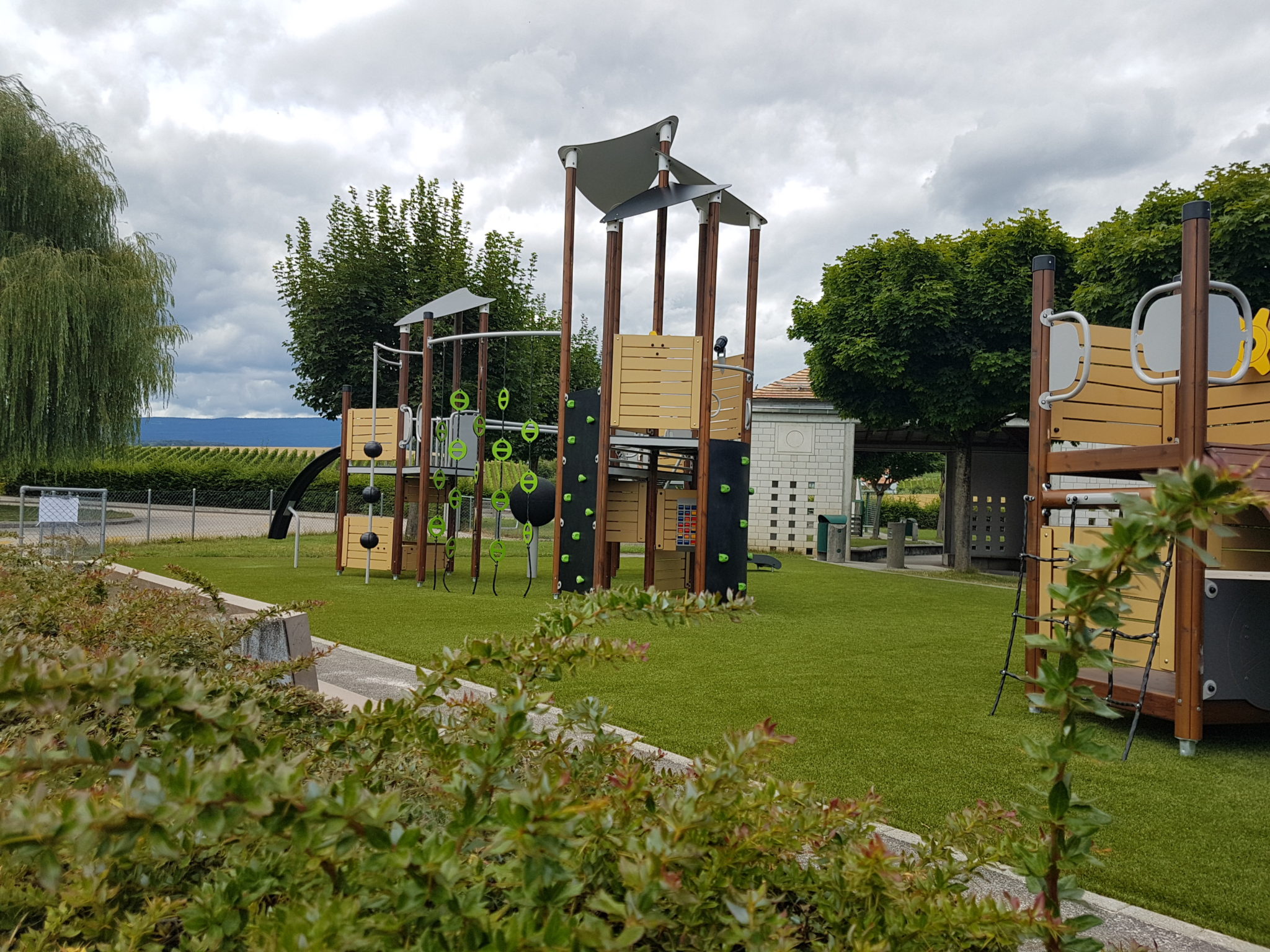 Aménagement d'une place de jeu Lactell Sàrl